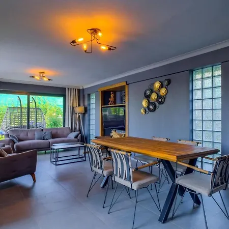 Oludeniz 4 Bedroom 4979 빌라 페티예