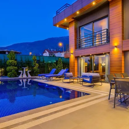 Oludeniz 4 Bedroom 4979 빌라 페티예