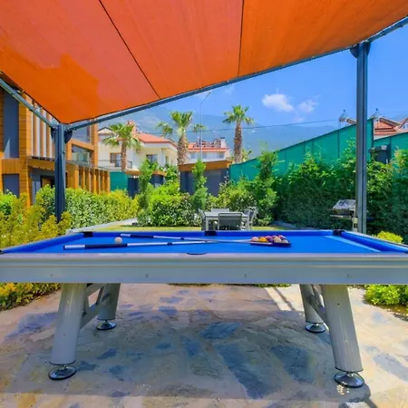 Oludeniz 4 Bedroom 4979 빌라 페티예